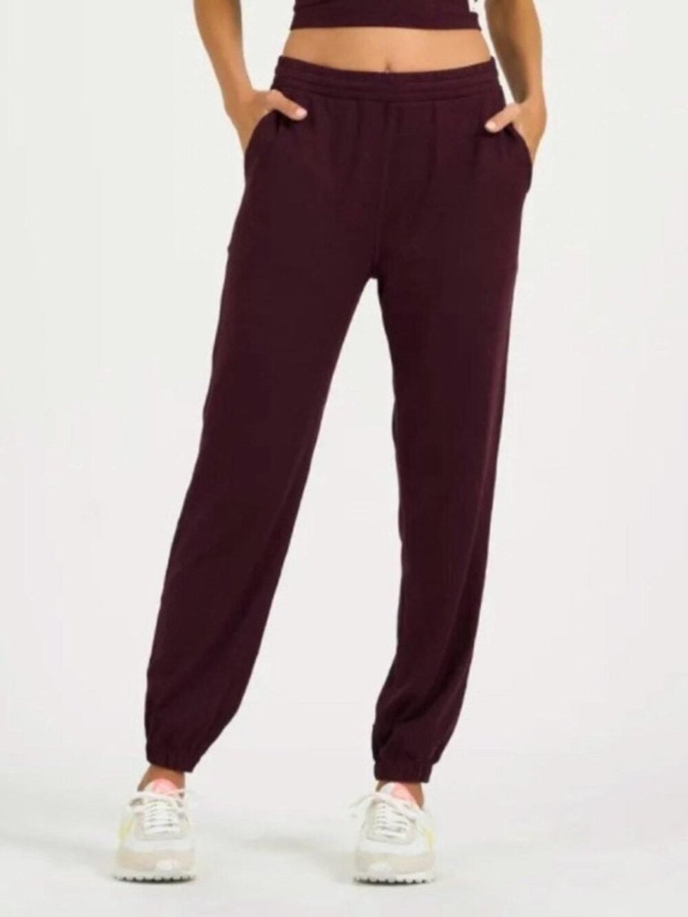 Vuori Boyfriend Performance Jogger Dreamknit Heathered Aubergine Size M
